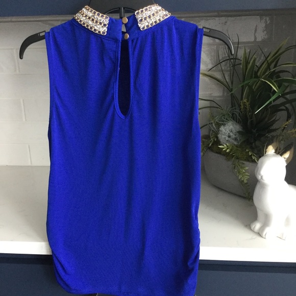 Top - Picture 2 of 4